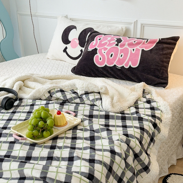 91家纺网 家纺一手货源 找家纺 昔可家纺 2024新款羊羔绒牛奶绒毛毯系列（三）-场景二-ins风系列 雾川灰格