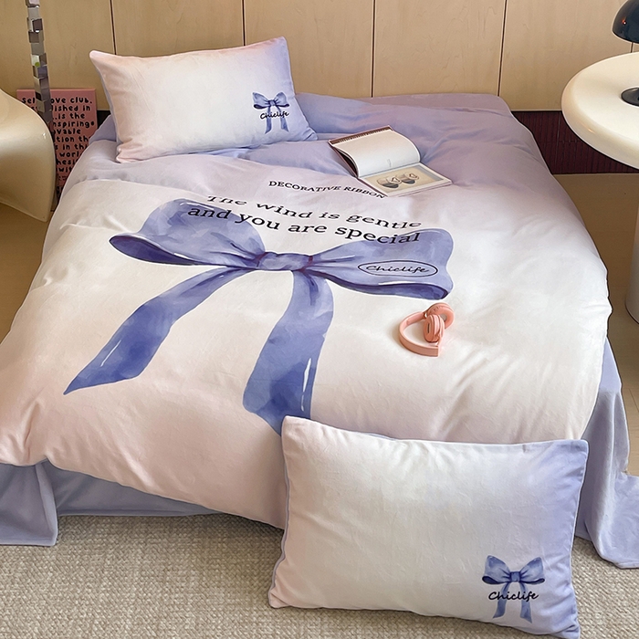 91家纺网 家纺一手货源 找家纺 昔可家纺 2024新款大版数码印花设计师牛奶绒四件套 渐变蝴蝶结