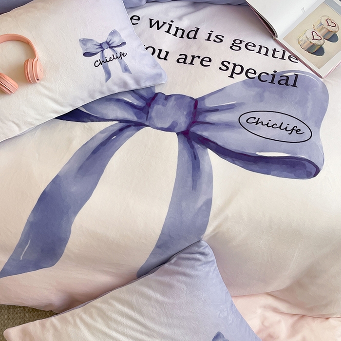 91家纺网 家纺一手货源 找家纺 昔可家纺 2024新款大版数码印花设计师牛奶绒四件套 渐变蝴蝶结