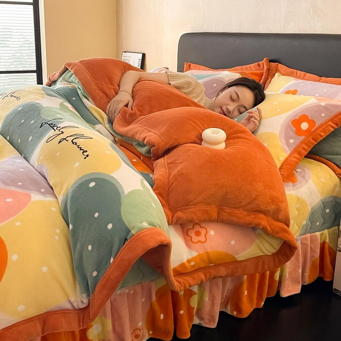 91家纺网 家纺一手货源 找家纺 茉保家纺 2024新款包边款印花牛奶绒床盖四件套 爱心满满