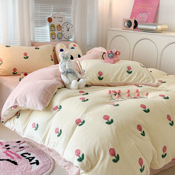 91家纺网 家纺一手货源 找家纺 昔可家纺 2024新款印花牛奶绒四件套系列-2023年热款系列 粉嫩小郁金