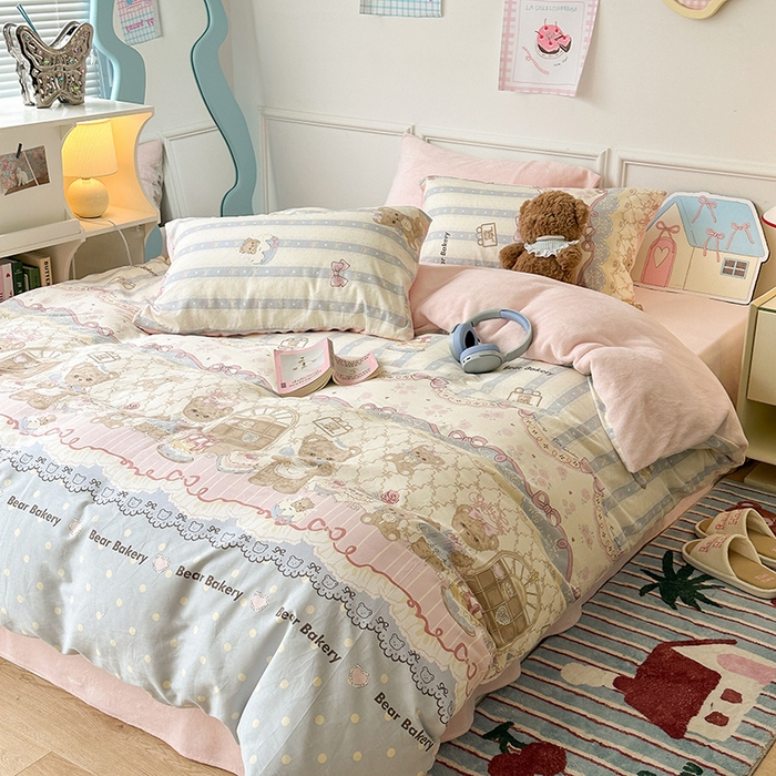 91家纺网 家纺一手货源 找家纺 昔可家纺 2024新款秋冬新款棉加牛奶绒四件套 美味蛋糕熊