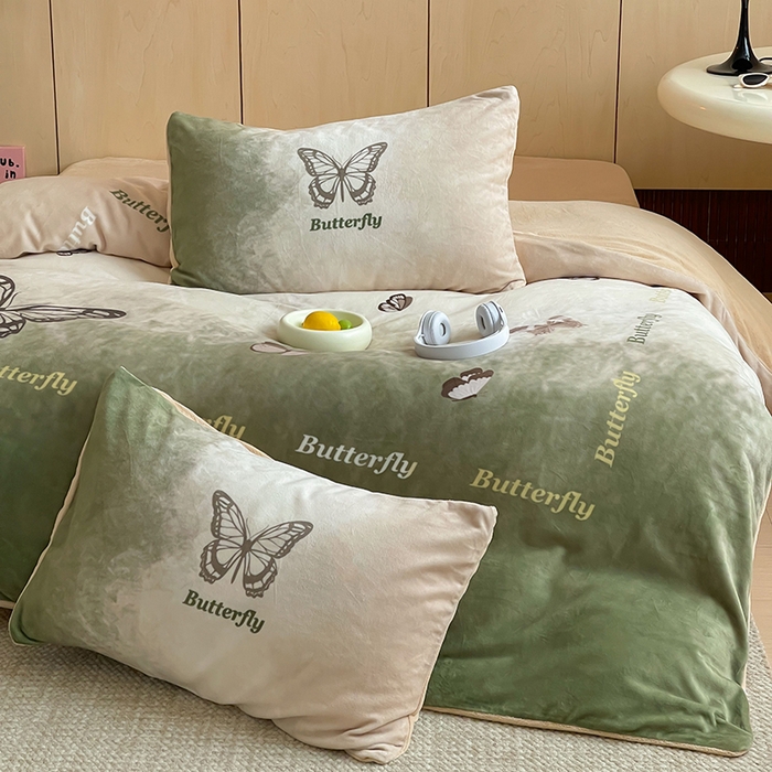 91家纺网 家纺一手货源 找家纺 昔可家纺 2024新款大版数码印花设计师牛奶绒四件套 美拉德蝴蝶