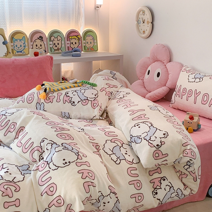 91家纺网 家纺一手货源 找家纺 昔可家纺 2024新款印花牛奶绒四件套系列-2023年热款系列 圣诞小萌狗