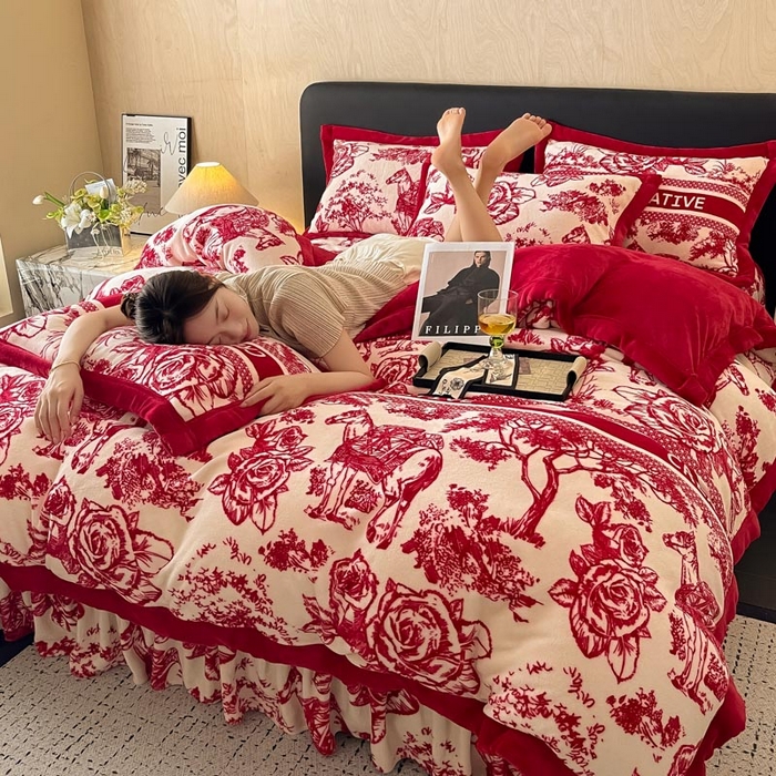 91家纺网 家纺一手货源 找家纺 茉保家纺 2024新款包边款印花牛奶绒床盖四件套 北欧花季 -红