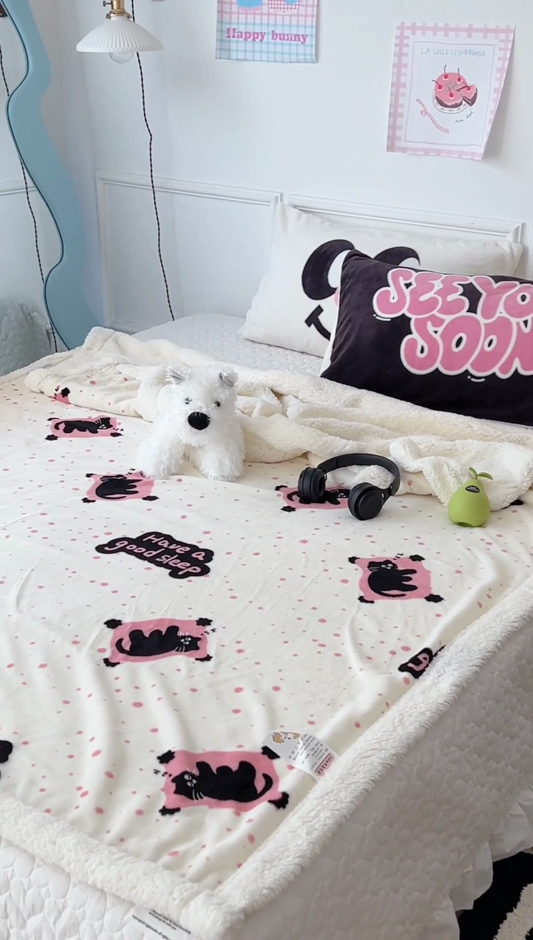 91家纺网 家纺一手货源 找家纺 昔可家纺 2024新款羊羔绒牛奶绒毛毯系列（三）-场景二-卡通系列 晚安猫猫