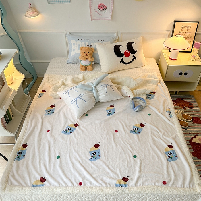 91家纺网 家纺一手货源 找家纺 昔可家纺 2024新款羊羔绒牛奶绒毛毯系列（三）-场景二-ins风系列 樱桃冰可乐