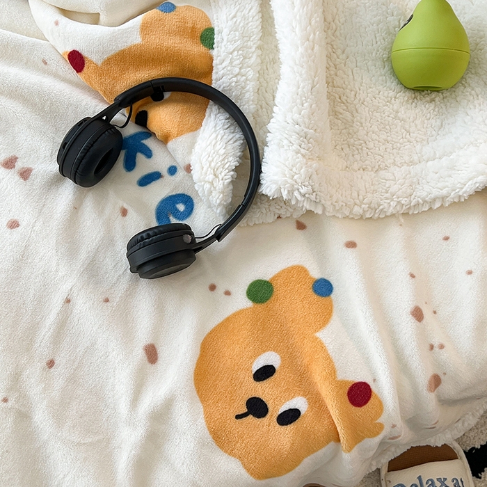 91家纺网 家纺一手货源 找家纺 昔可家纺 2024新款羊羔绒牛奶绒毛毯系列（三）-场景二-卡通系列 小熊曲奇