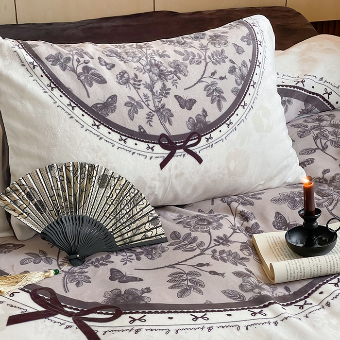 91家纺网 家纺一手货源 找家纺 昔可家纺 2024新款大版数码印花设计师牛奶绒四件套 法式花园