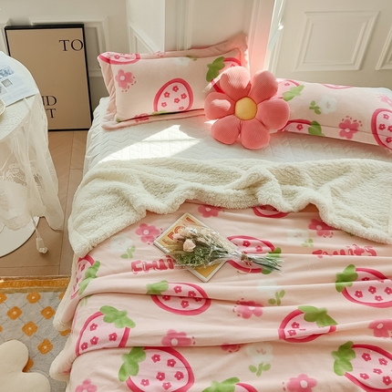 91家纺网 家纺一手货源 找家纺 （总）花伞家居 2024直播新款牛奶绒羊羔绒多功能复合拉链被套款毛毯