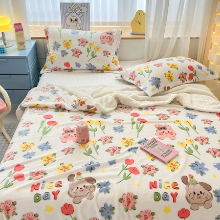 91家纺网 家纺一手货源 找家纺 （总）花伞家居 2024直播新款牛奶绒羊羔绒多功能复合拉链被套款毛毯