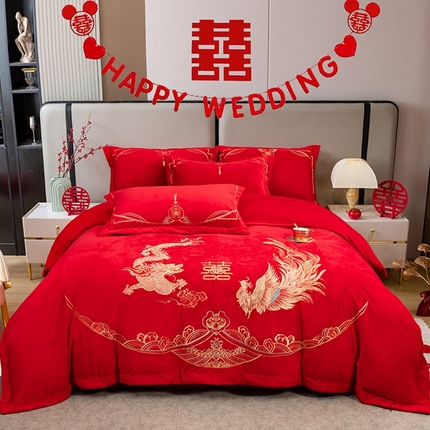 91家纺网 家纺一手货源 找家纺 （总）张公子婚庆馆 2025新款宝宝绒婴儿绒婚庆刺绣四件套 高克重高端婚庆床上用品绣花四件套