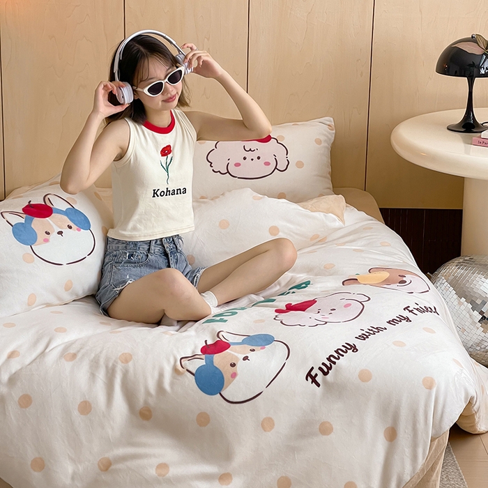 91家纺网 家纺一手货源 找家纺 昔可家纺 2024新款大版数码印花设计师牛奶绒四件套 小伙伴