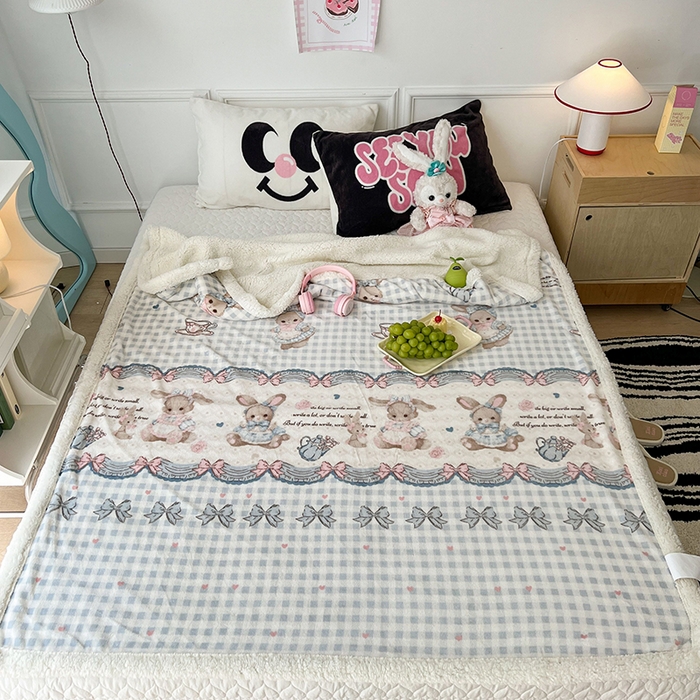 91家纺网 家纺一手货源 找家纺 昔可家纺 2024新款羊羔绒牛奶绒毛毯系列（三）-场景二-洛丽塔系列 萝莉小兔