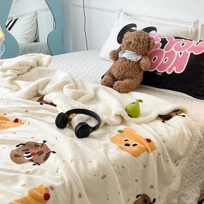 91家纺网 家纺一手货源 找家纺 昔可家纺 2024新款羊羔绒牛奶绒毛毯系列（三）-场景二-卡通系列 小熊曲奇