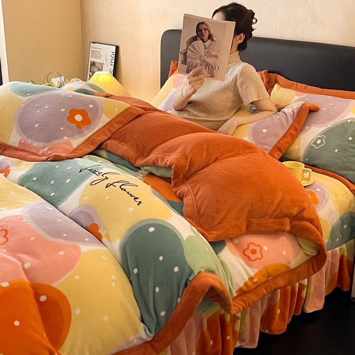 91家纺网 家纺一手货源 找家纺 茉保家纺 2024新款包边款印花牛奶绒床盖四件套 爱心满满