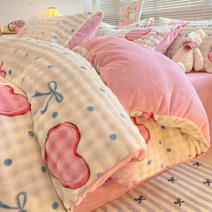 梵克保罗 2024秋冬新款加厚泡泡牛奶绒数码印花工艺立体仿兔毛四件套 爱心粉