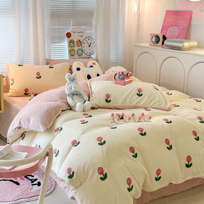 91家纺网 家纺一手货源 找家纺 昔可家纺 2024新款印花牛奶绒四件套系列-2023年热款系列 粉嫩小郁金