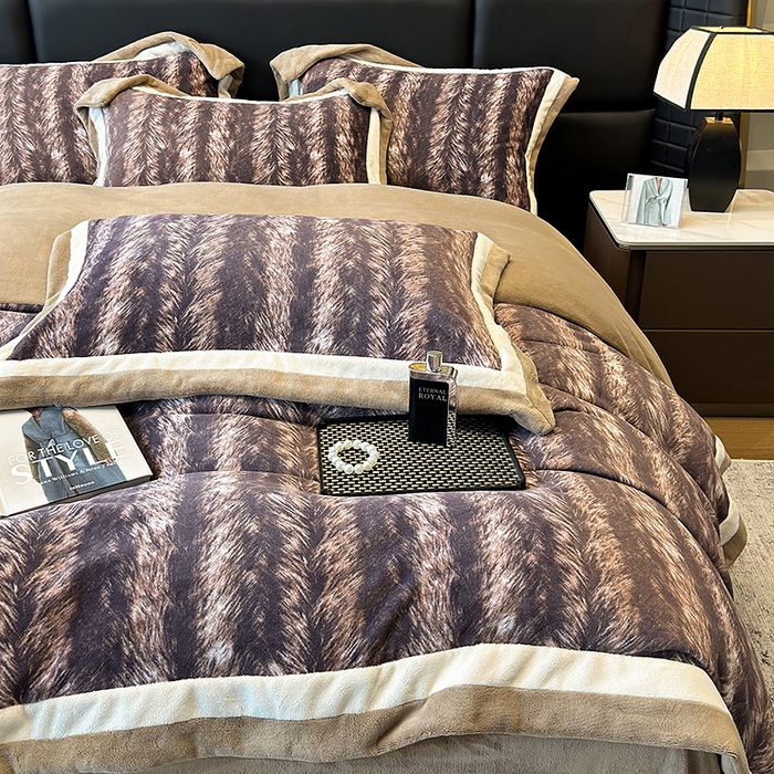 91家纺网 家纺一手货源 找家纺 凡客家居 2024新款高克重牛奶绒数码印花双拼角四件套 艾瑞尔