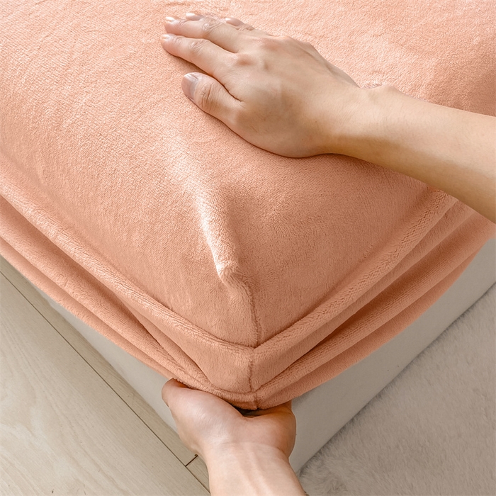 91家纺网 家纺一手货源 找家纺 眠帛家居 2024新款纯色高克重牛奶绒单床笠 奶油粉