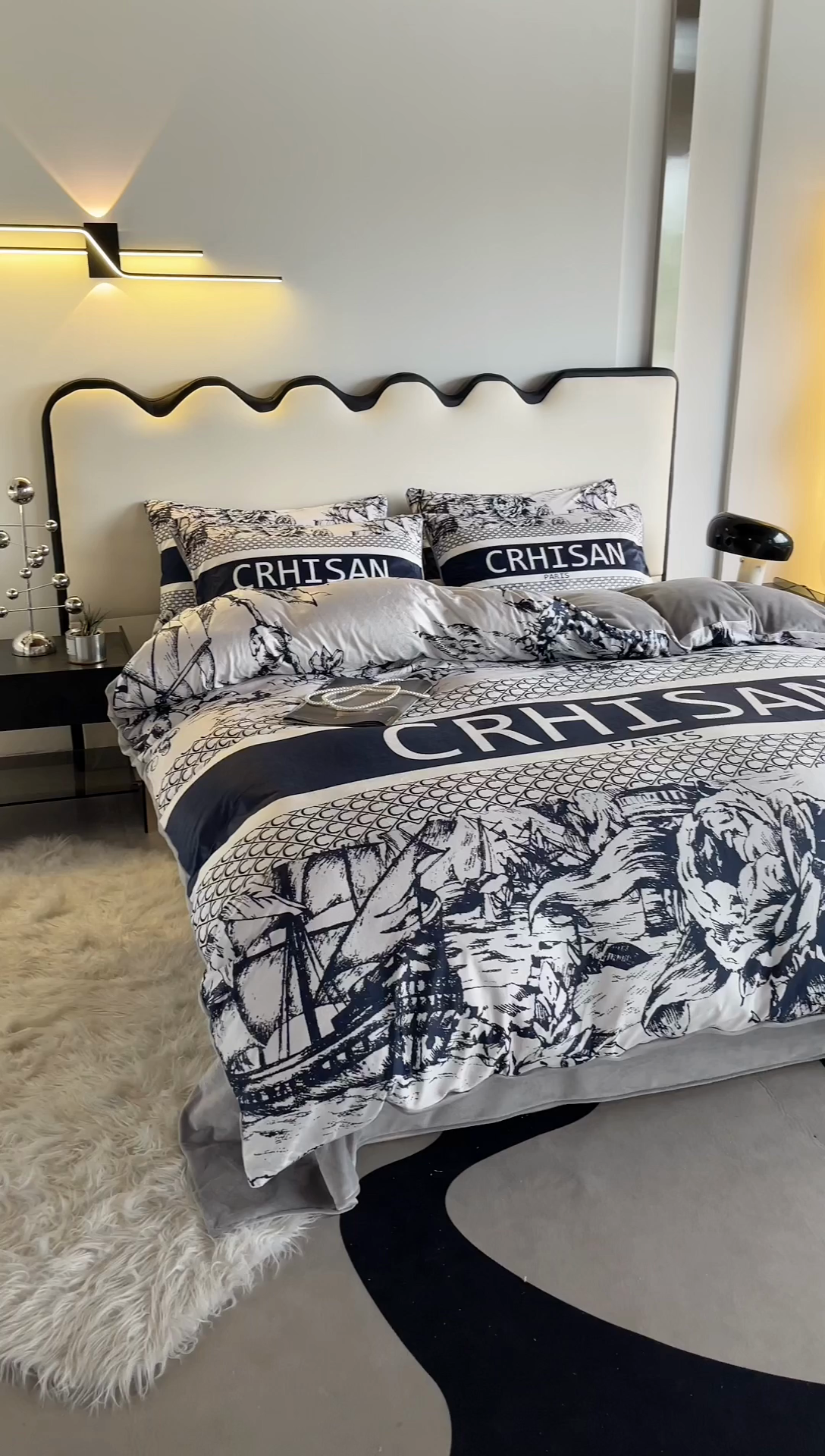 91家纺网 家纺一手货源 找家纺 色鬼布艺 2024新款婴儿绒数码印花牛奶绒四件套仿大牌直播爆款网红款 插画师