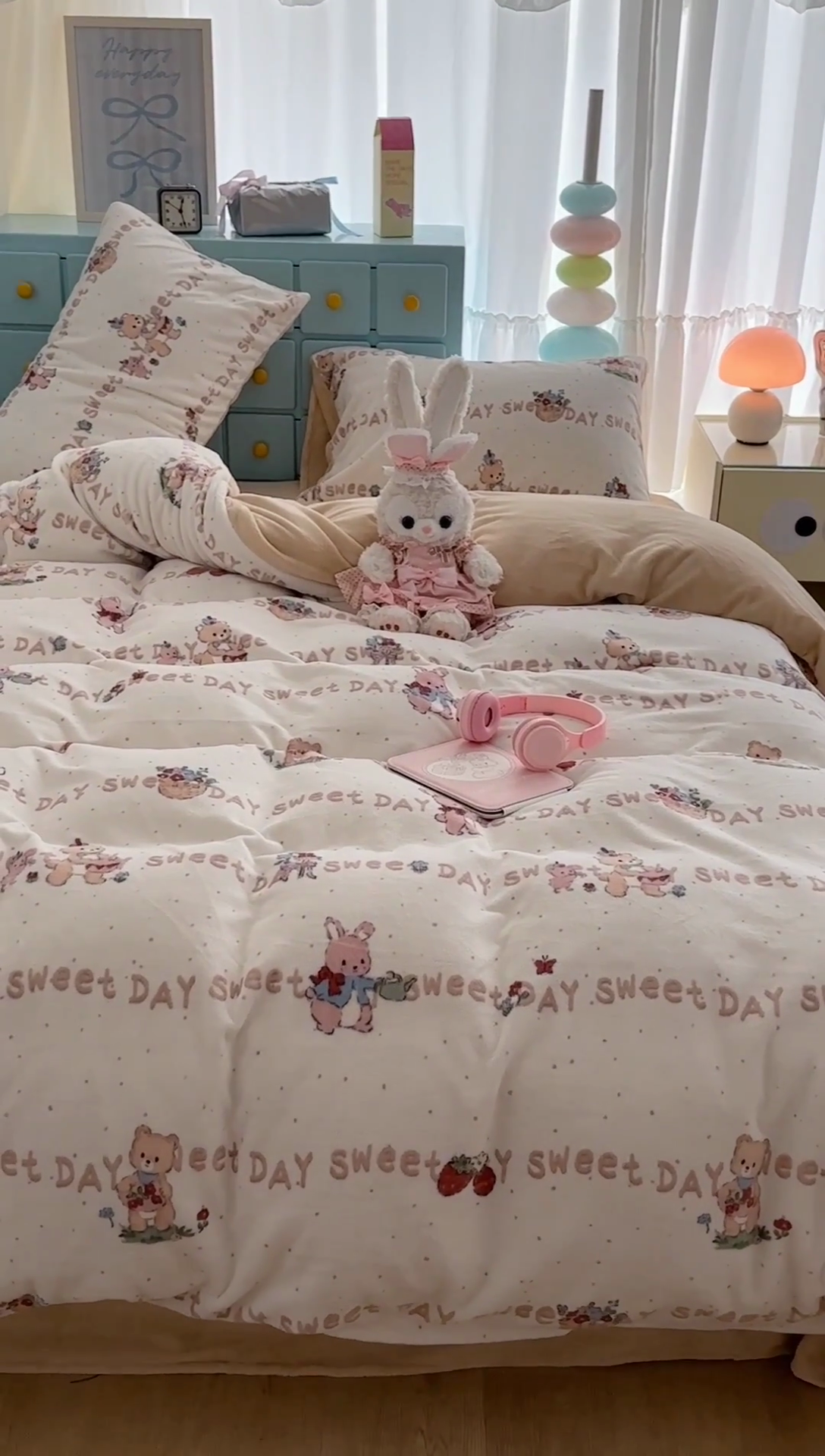 91家纺网 家纺一手货源 找家纺 昔可家纺 2024新款印花牛奶绒四件套系列-卡通系列 萌宠伙伴