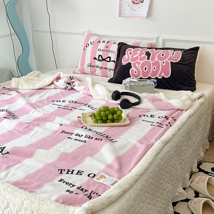 91家纺网 家纺一手货源 找家纺 昔可家纺 2024新款羊羔绒牛奶绒毛毯系列（三）-场景二-少女风系列 粉墨甜心