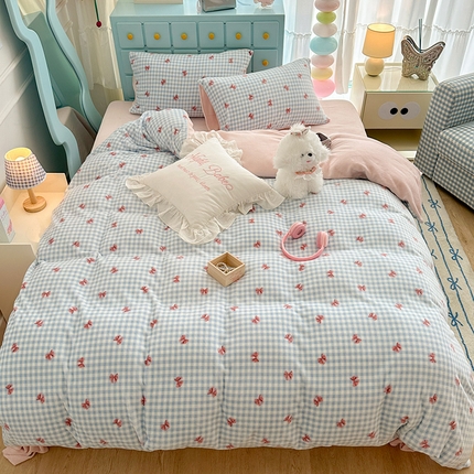 91家纺网 家纺一手货源 找家纺 昔可家纺 2024新款印花牛奶绒四件套系列-ins少女系列 蓝格蝴蝶结