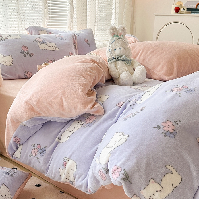 91家纺网 家纺一手货源 找家纺 昔可家纺 2024新款印花牛奶绒四件套系列-2023年热款系列 花花小猫咪