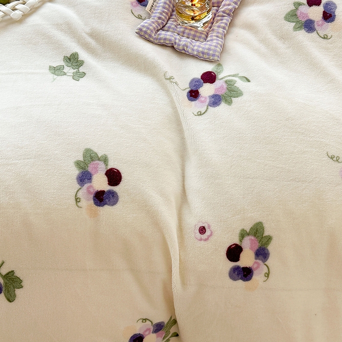 91家纺网 家纺一手货源 找家纺 昔可家纺 2024新款印花牛奶绒四件套系列-2023年热款系列 紫色葡萄