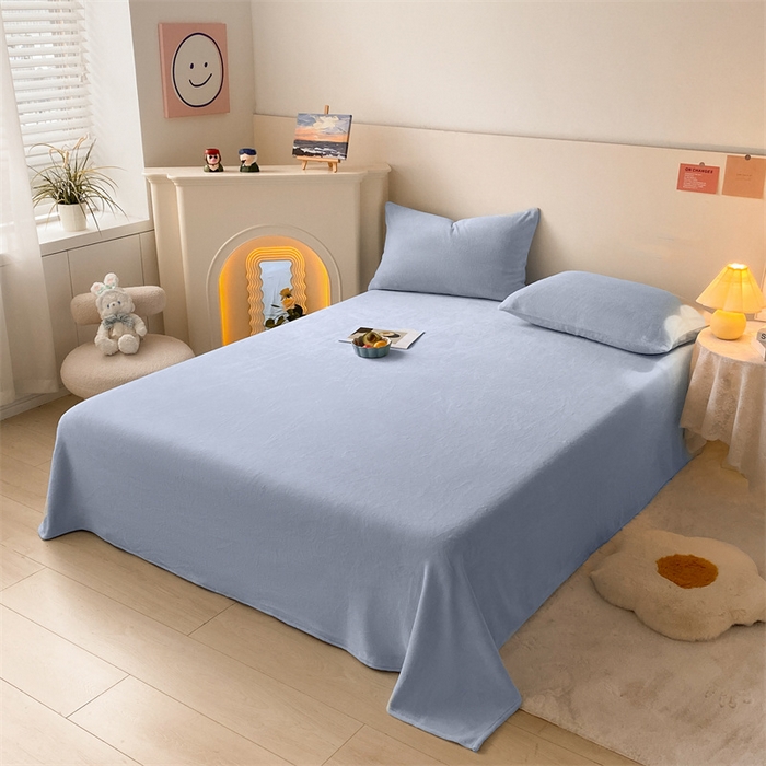 91家纺网 家纺一手货源 找家纺 眠帛家居 2024新款纯色高克重牛奶绒单床单 天空蓝