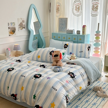 昔可家纺 2024新款印花牛奶绒四件套系列-卡通系列 星星小黑球