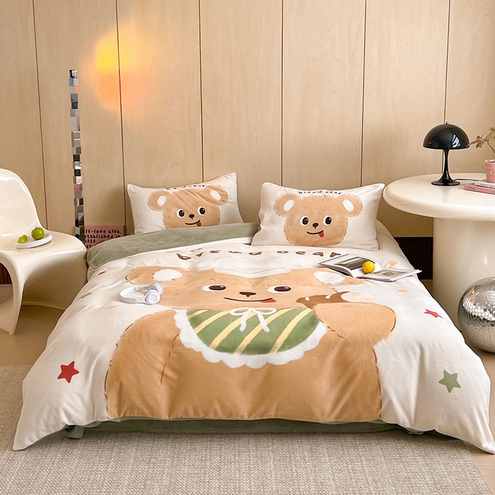 91家纺网 家纺一手货源 找家纺 昔可家纺 2024新款大版数码印花设计师牛奶绒四件套 厨师熊仔