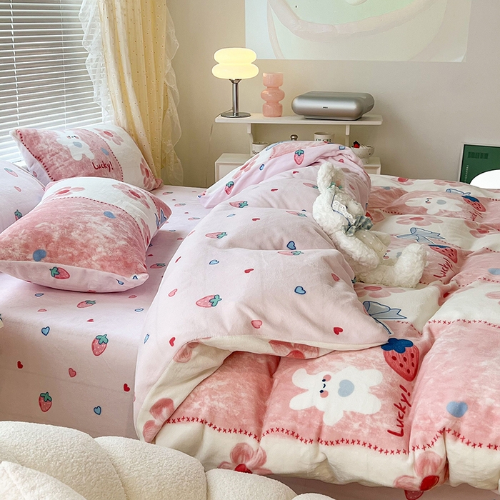 91家纺网 家纺一手货源 找家纺 昔可家纺 2024新款印花牛奶绒四件套系列-2023年热款系列 油画小兔