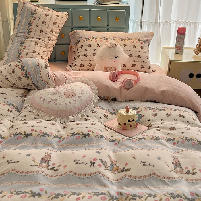 91家纺网 家纺一手货源 找家纺 昔可家纺 2024新款印花牛奶绒四件套系列-复古小清新系列 郁金香花花兔