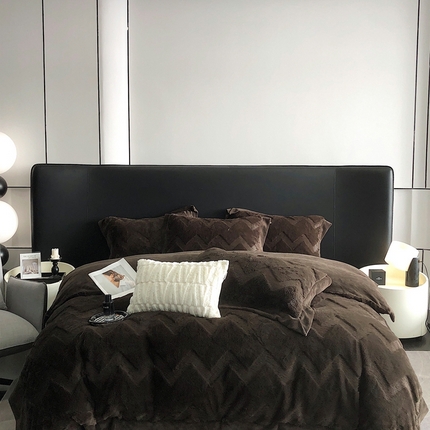 91家纺网 家纺一手货源 找家纺 罗优新款轻奢兔毛四件套A版320克兔兔绒，B版220克牛奶绒