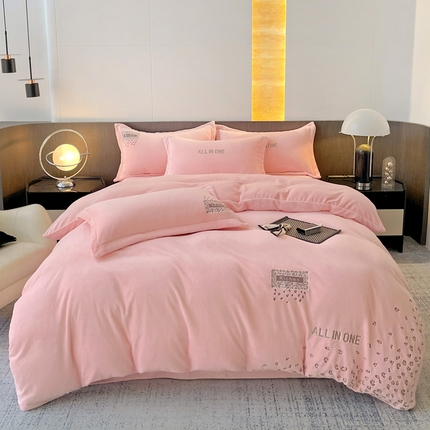 星尚家纺 2024全消光A类牛奶绒绣花四件套-豹纹 芝芝粉