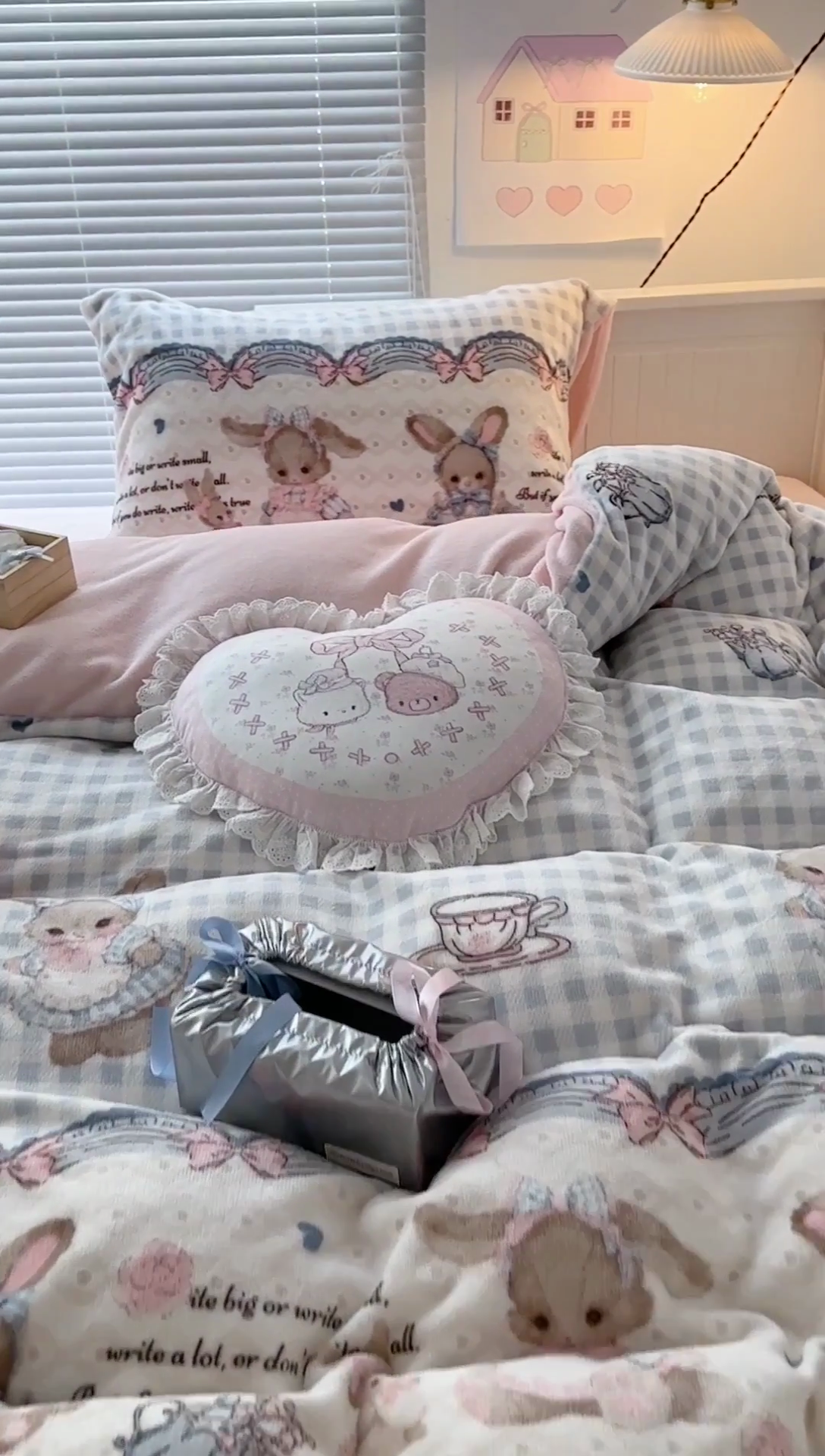 91家纺网 家纺一手货源 找家纺 昔可家纺 2024新款印花牛奶绒四件套系列-洛丽塔风 萝莉小兔