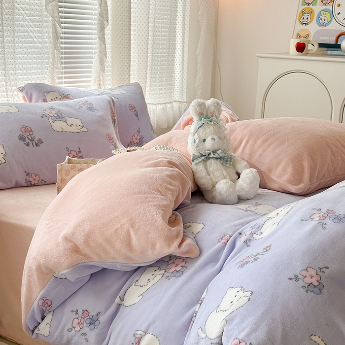 91家纺网 家纺一手货源 找家纺 昔可家纺 2024新款印花牛奶绒四件套系列-2023年热款系列 花花小猫咪