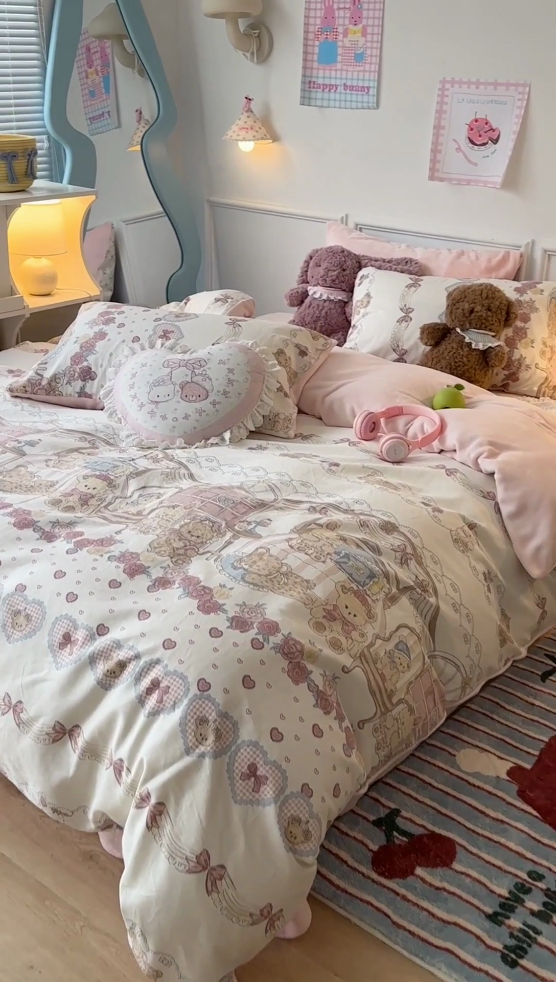 91家纺网 家纺一手货源 找家纺 昔可家纺 2024新款秋冬新款棉加牛奶绒四件套 洛丽塔爱心熊