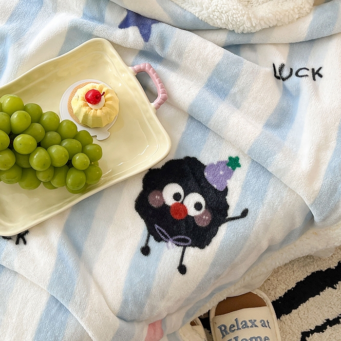 91家纺网 家纺一手货源 找家纺 昔可家纺 2024新款羊羔绒牛奶绒毛毯系列（三）-场景二-卡通系列 星星小黑球