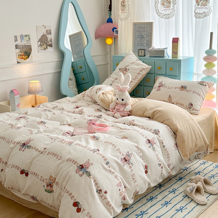 91家纺网 家纺一手货源 找家纺 昔可家纺 2024新款印花牛奶绒四件套系列-卡通系列 萌宠伙伴