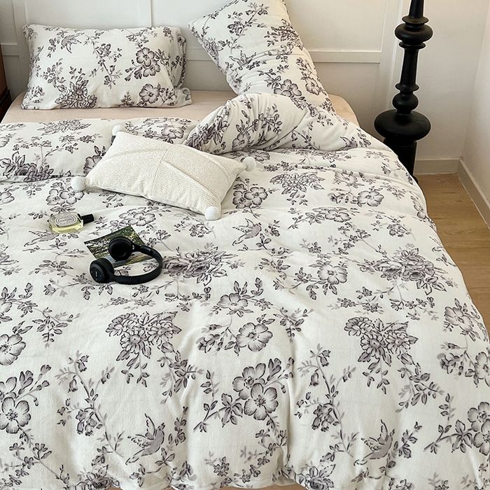 91家纺网 家纺一手货源 找家纺 昔可家纺 2024新款印花牛奶绒四件套系列-复古小清新系列 墨山繁花