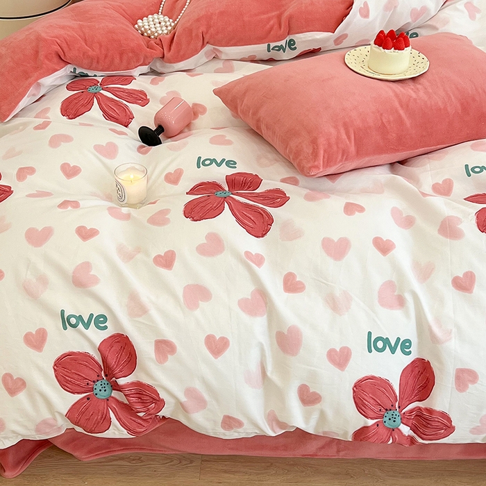 91家纺网 家纺一手货源 找家纺 昔可家纺 2024新款秋冬新款棉加牛奶绒四件套 花枝俏漫