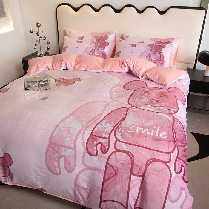 91家纺网 家纺一手货源 找家纺 色鬼布艺 2024新款婴儿绒数码印花牛奶绒四件套仿大牌直播爆款网红款 流沙