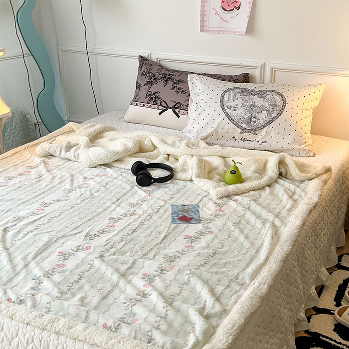 91家纺网 家纺一手货源 找家纺 昔可家纺 2024新款羊羔绒牛奶绒毛毯系列（三）-场景二-复古花卉系列 琉璃花语