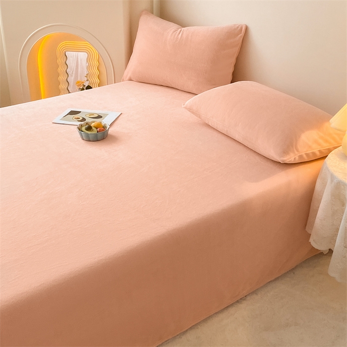 91家纺网 家纺一手货源 找家纺 眠帛家居 2024新款纯色高克重牛奶绒单床单 奶油粉