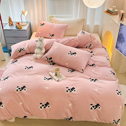 昔可家纺 2024新款印花牛奶绒四件套系列-2023年热款系列 爱心小黑猫