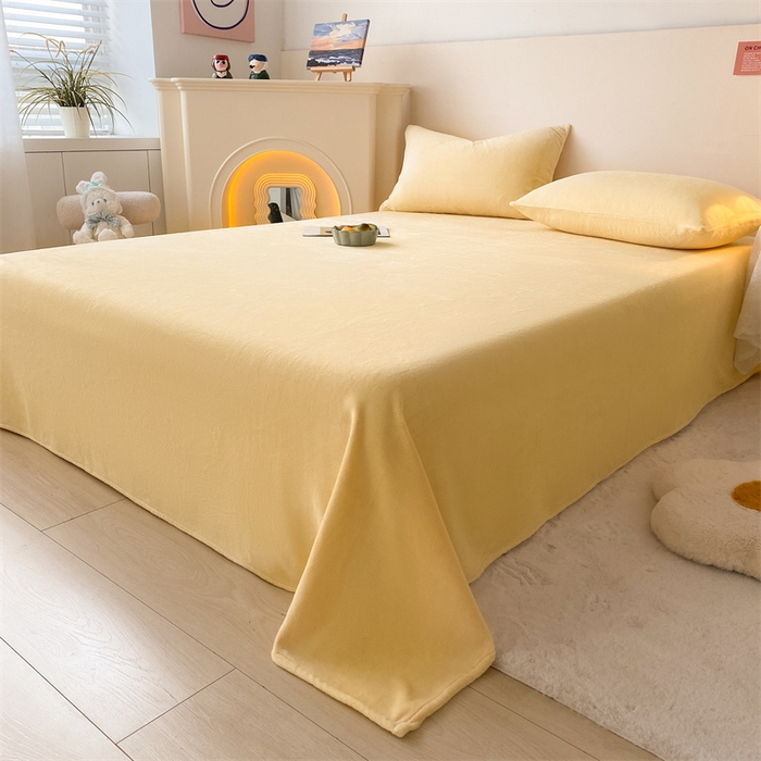 91家纺网 家纺一手货源 找家纺 眠帛家居 2024新款纯色高克重牛奶绒单床单 奶黄