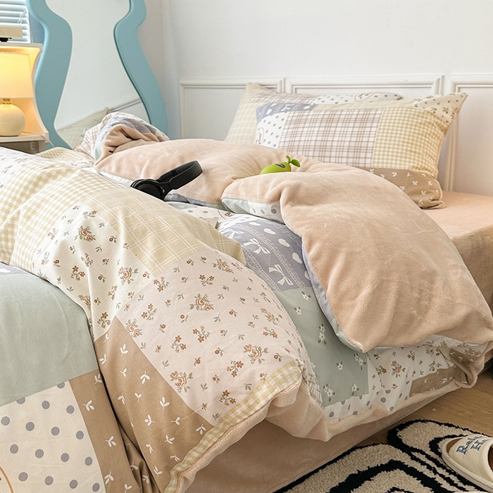 91家纺网 家纺一手货源 找家纺 昔可家纺 2024新款秋冬新款棉加牛奶绒四件套 拼接复古碎花